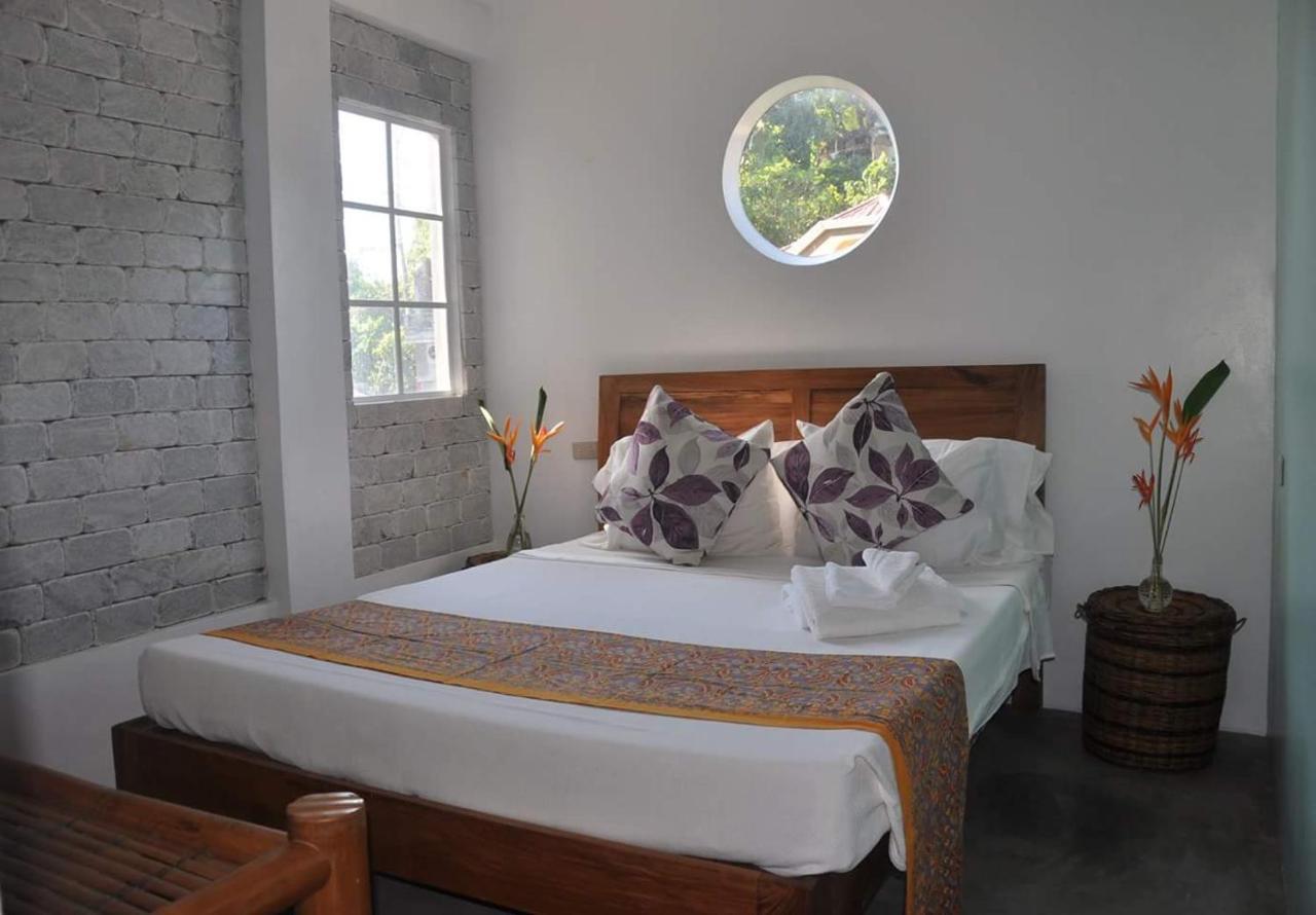 Romblon Stone Creek House Bed & Breakfast エクステリア 写真