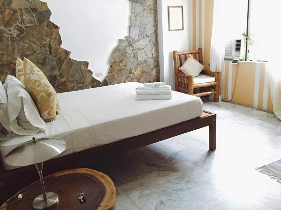 Romblon Stone Creek House Bed & Breakfast エクステリア 写真