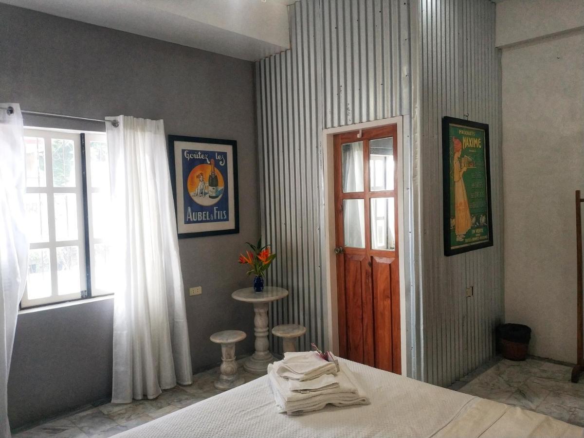 Romblon Stone Creek House Bed & Breakfast エクステリア 写真