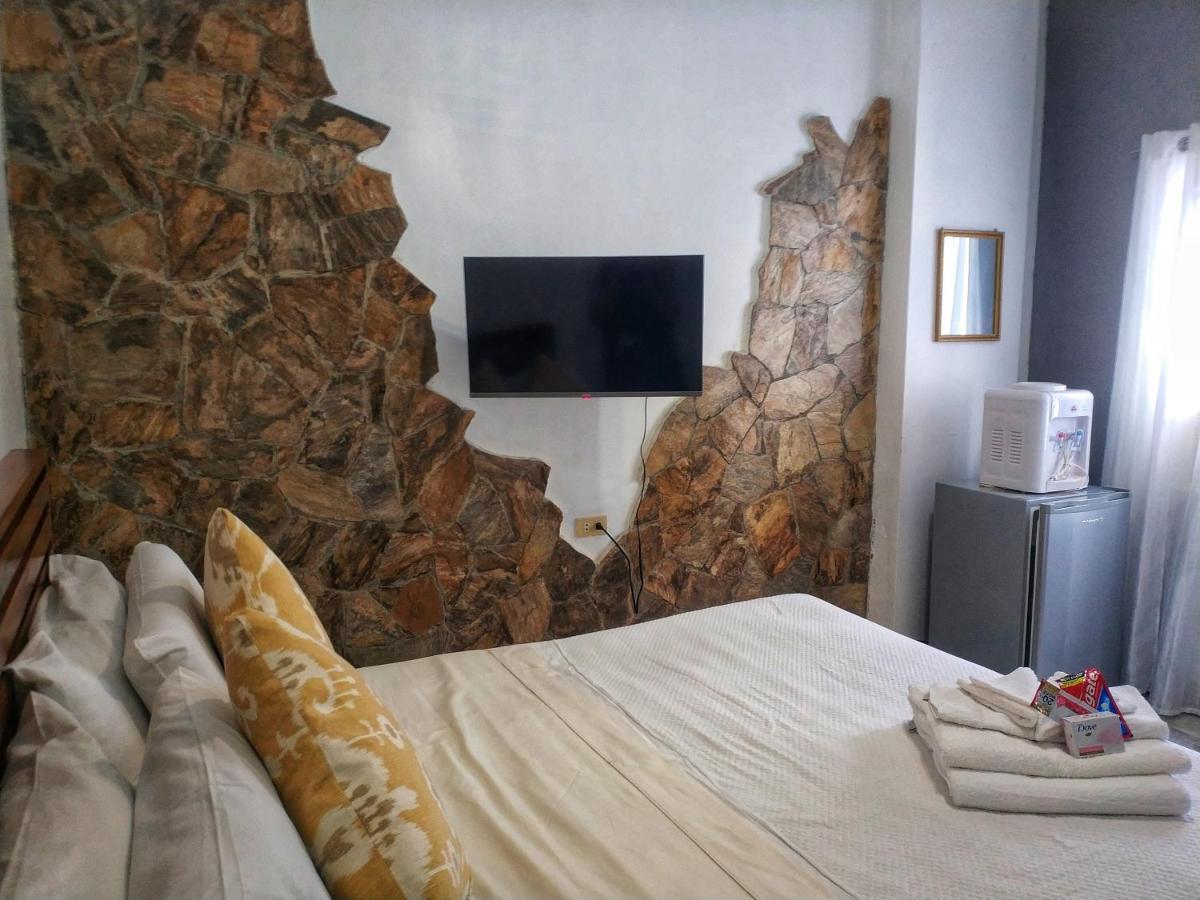 Romblon Stone Creek House Bed & Breakfast エクステリア 写真