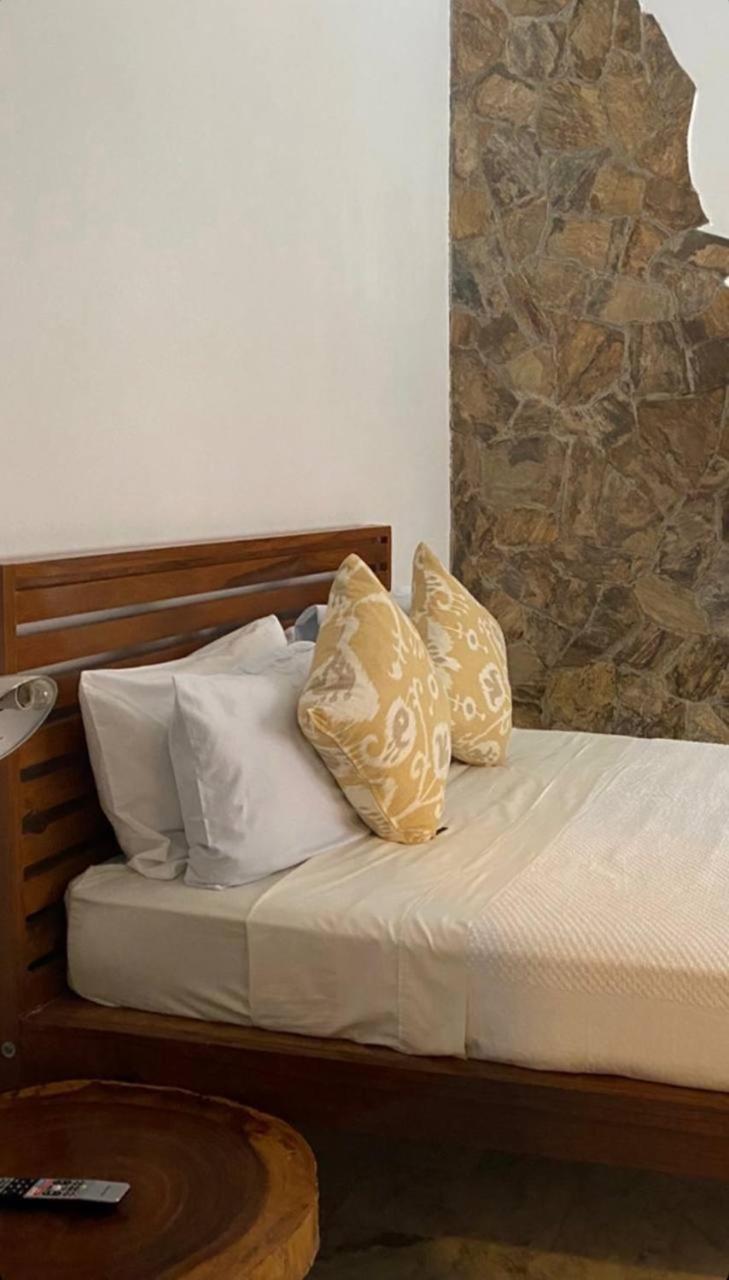 Romblon Stone Creek House Bed & Breakfast エクステリア 写真