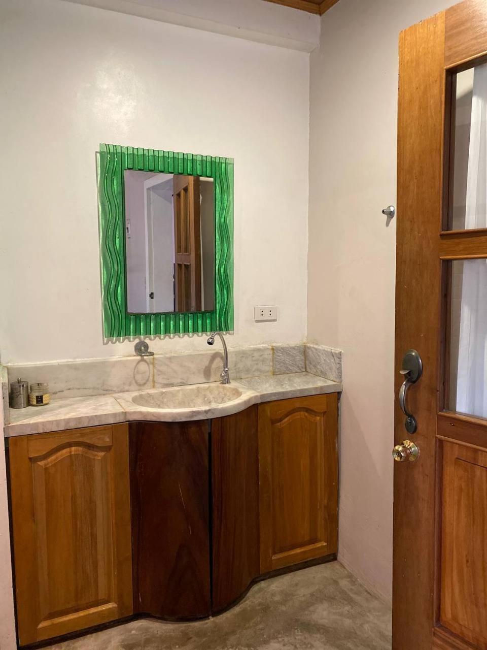 Romblon Stone Creek House Bed & Breakfast エクステリア 写真